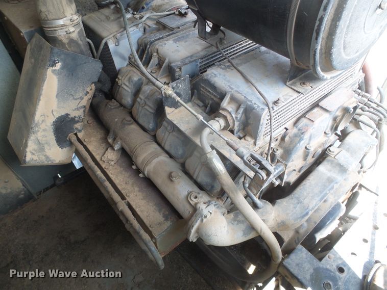 image for item DD0470 1994 Gleaner R62 combine