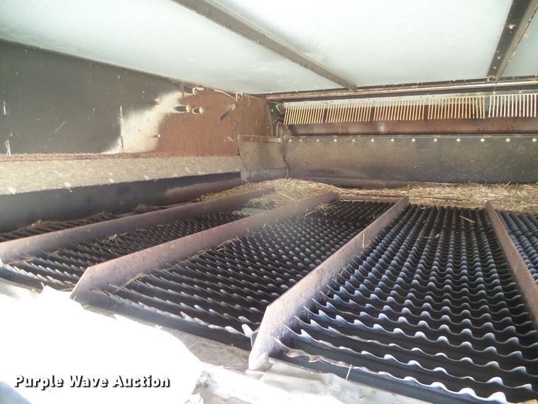 image for item DD0470 1994 Gleaner R62 combine