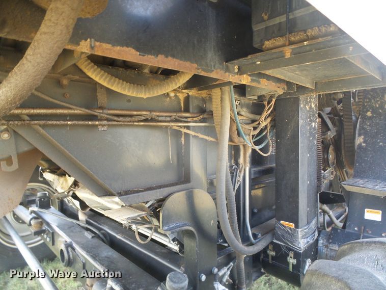 image for item DD0470 1994 Gleaner R62 combine