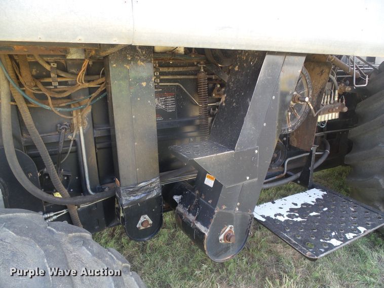 image for item DD0470 1994 Gleaner R62 combine