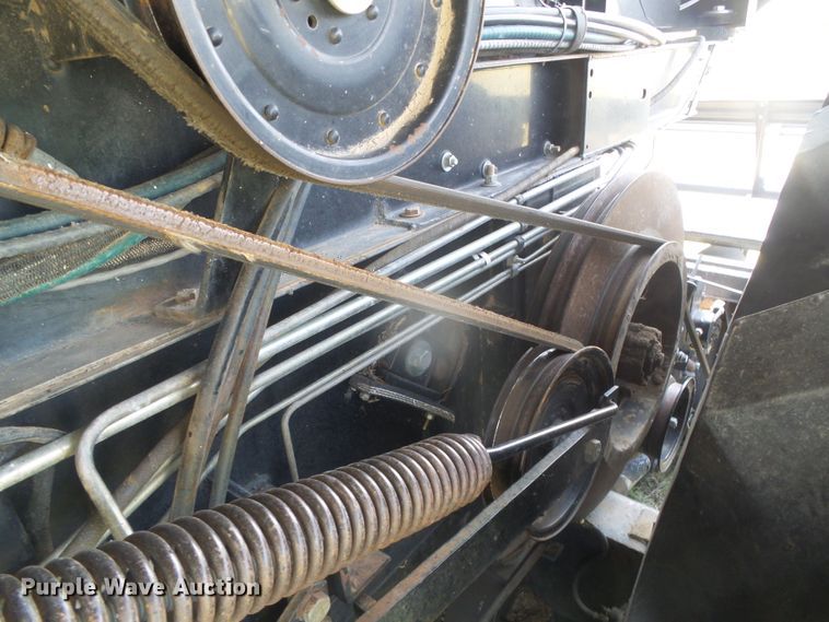 image for item DD0470 1994 Gleaner R62 combine