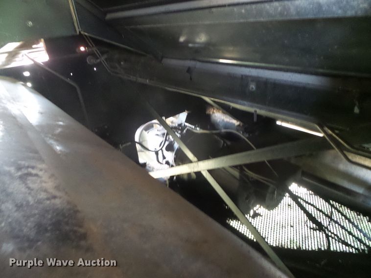 image for item DD0470 1994 Gleaner R62 combine