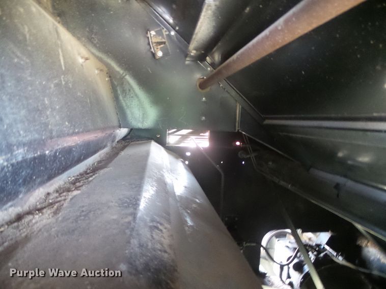 image for item DD0470 1994 Gleaner R62 combine