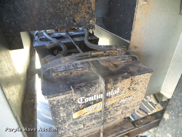 image for item DD0470 1994 Gleaner R62 combine