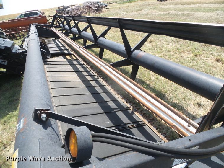 image for item DD0470 1994 Gleaner R62 combine