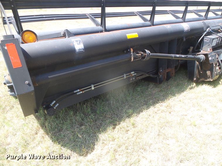 image for item DD0470 1994 Gleaner R62 combine