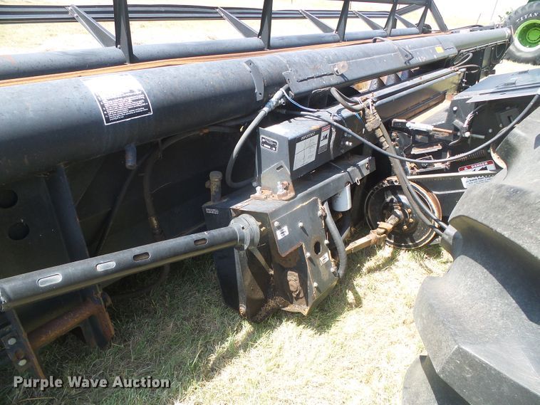 image for item DD0470 1994 Gleaner R62 combine