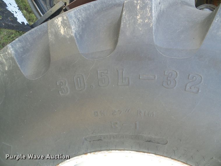 image for item DD0470 1994 Gleaner R62 combine