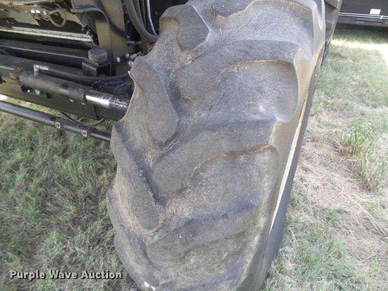 image for item DD0470 1994 Gleaner R62 combine