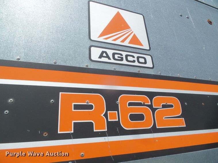 image for item DD0470 1994 Gleaner R62 combine