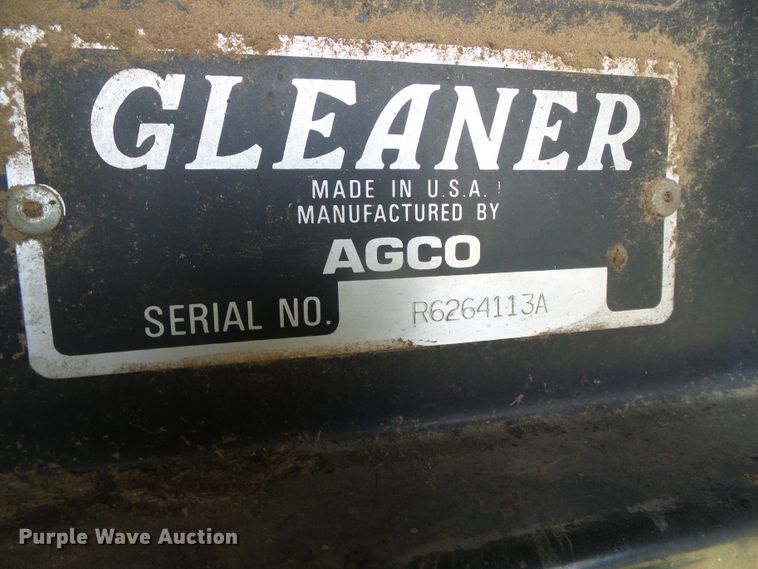 image for item DD0470 1994 Gleaner R62 combine