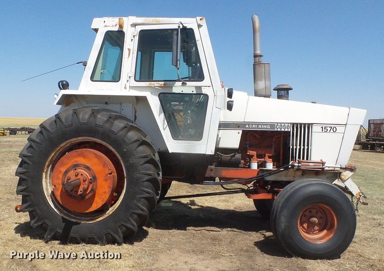 image for item DD0471 Case 1570  tractor
