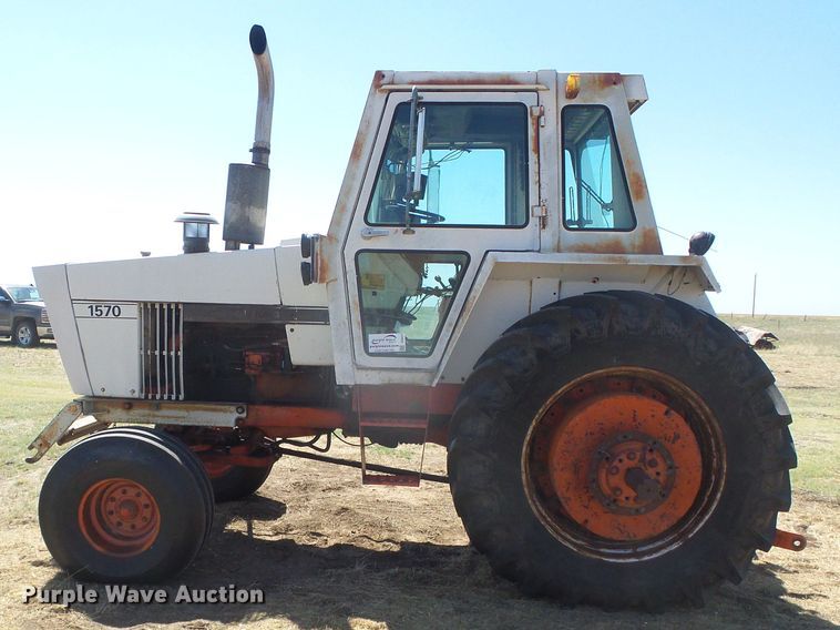 image for item DD0471 Case 1570  tractor