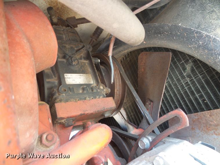 image for item DD0471 Case 1570  tractor