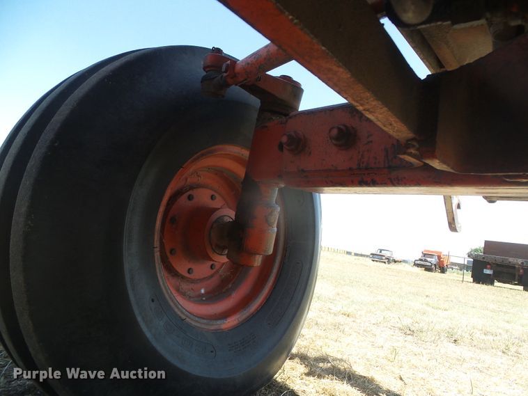 image for item DD0471 Case 1570  tractor