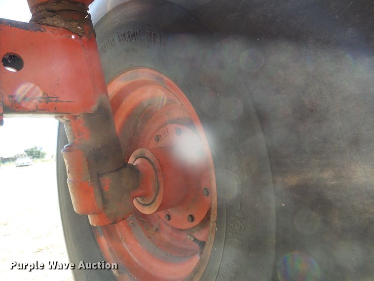 image for item DD0471 Case 1570  tractor