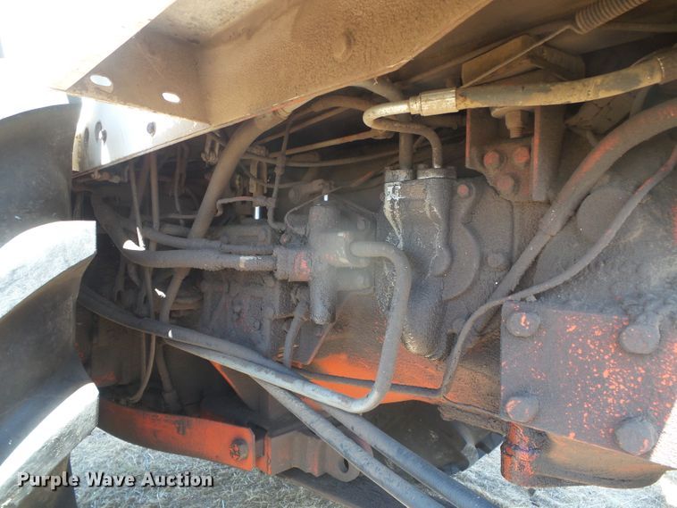 image for item DD0471 Case 1570  tractor