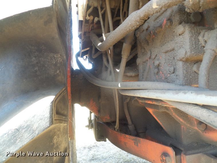 image for item DD0471 Case 1570  tractor