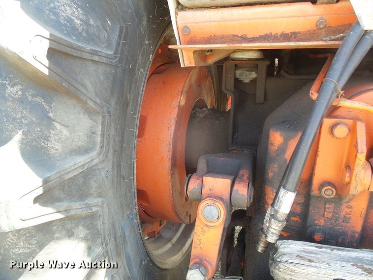 image for item DD0471 Case 1570  tractor