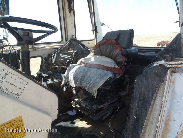 image for item DD0471 Case 1570  tractor