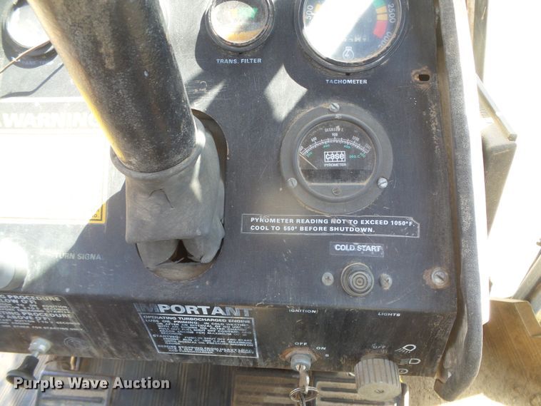 image for item DD0471 Case 1570  tractor