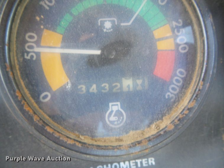 image for item DD0471 Case 1570  tractor