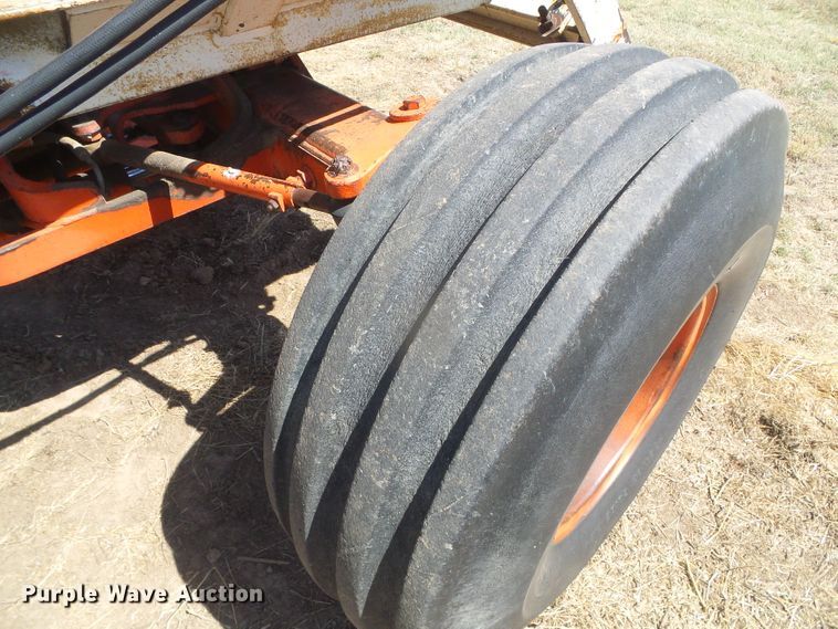 image for item DD0471 Case 1570  tractor