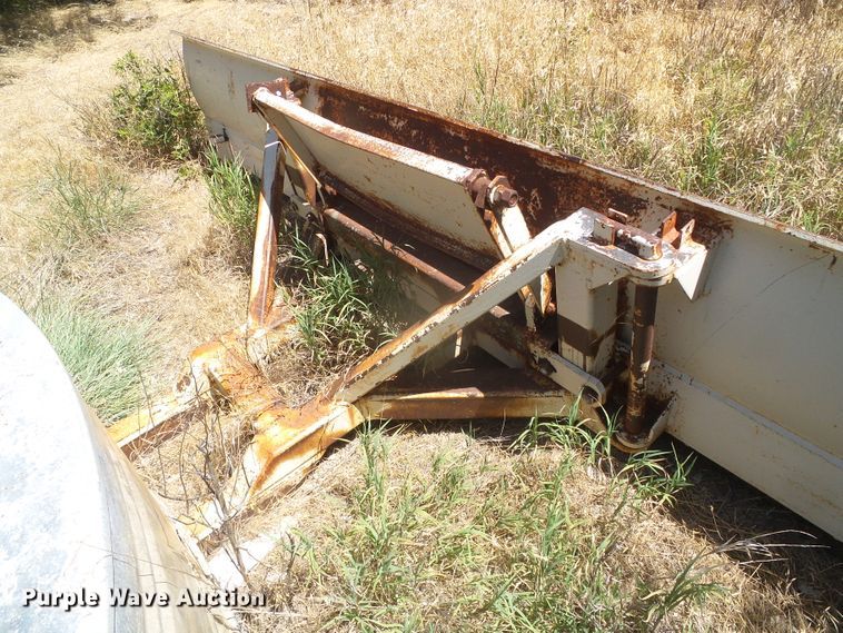 image for item DD0471 Case 1570  tractor