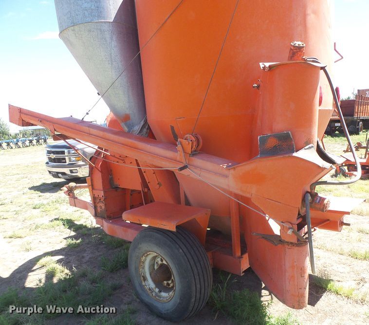 image for item DD0483 Wetmore 888 hammer mill feed mixer