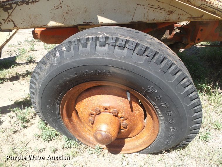 image for item DD0486 Case 210-B-H  tractor