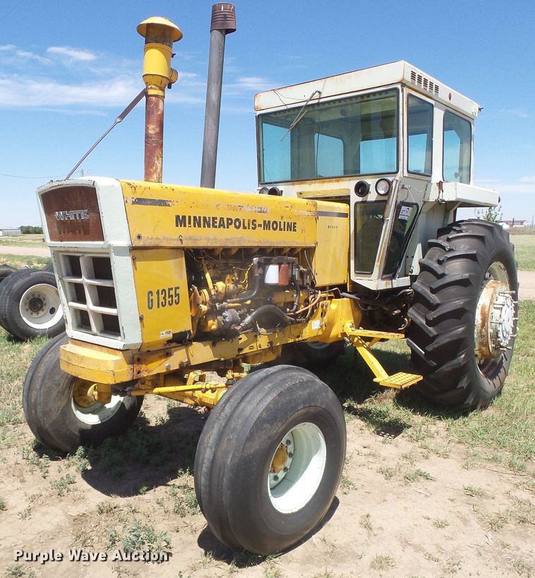 image for item DD0497 Minneapolis Moline G1355  tractor