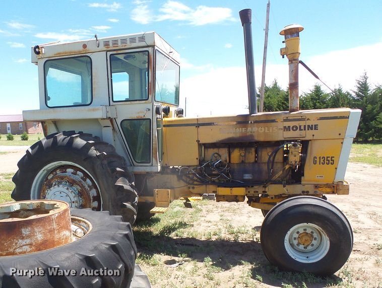 image for item DD0497 Minneapolis Moline G1355  tractor