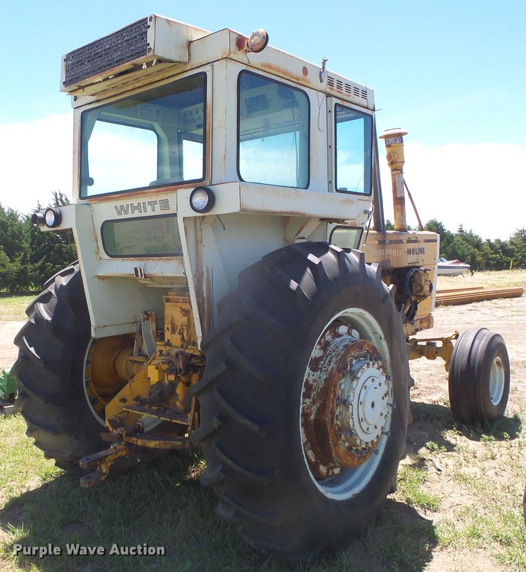 image for item DD0497 Minneapolis Moline G1355  tractor