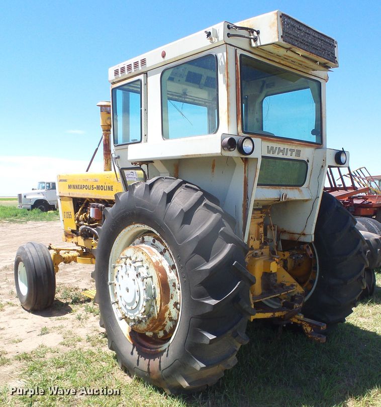 image for item DD0497 Minneapolis Moline G1355  tractor