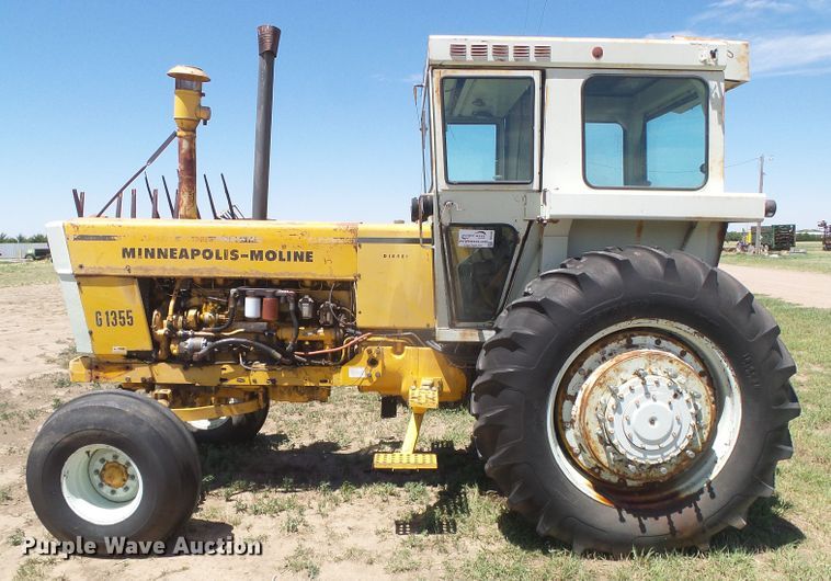 image for item DD0497 Minneapolis Moline G1355  tractor
