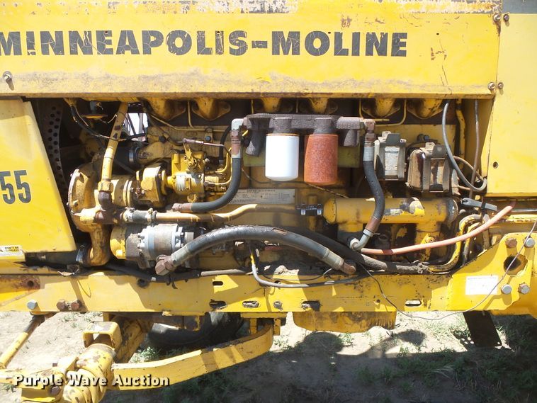 image for item DD0497 Minneapolis Moline G1355  tractor
