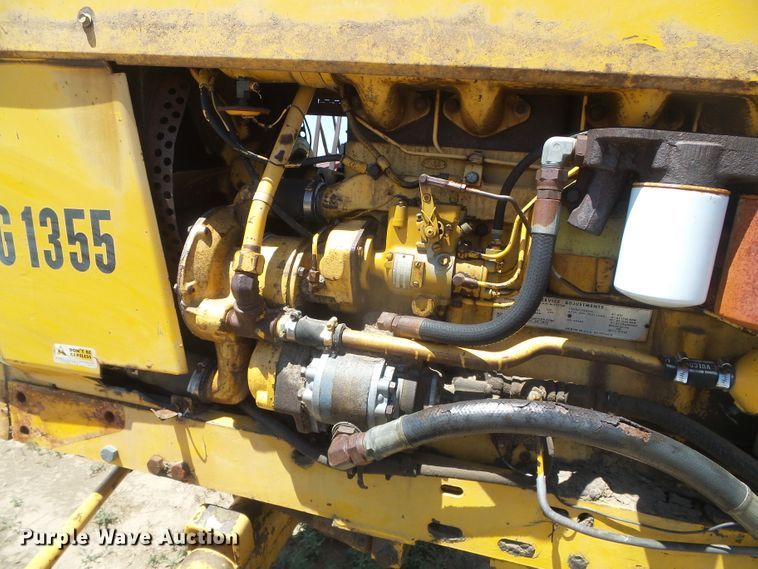 image for item DD0497 Minneapolis Moline G1355  tractor