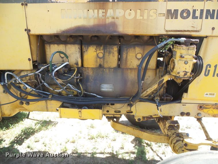 image for item DD0497 Minneapolis Moline G1355  tractor