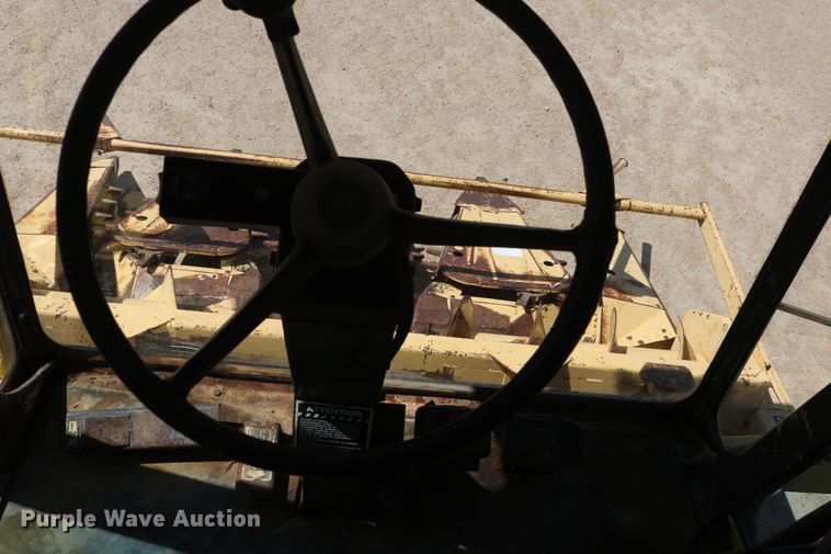 image for item DD5394 1981 New Holland 2100 forage harvester