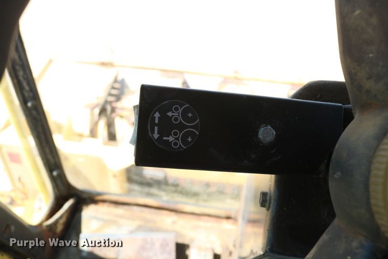 image for item DD5394 1981 New Holland 2100 forage harvester