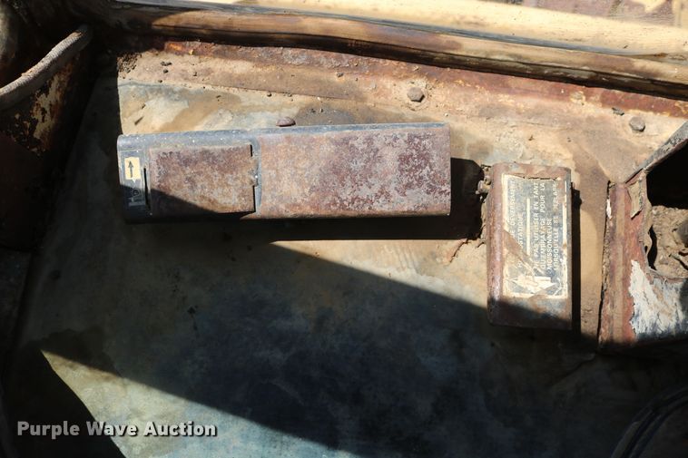 image for item DD5394 1981 New Holland 2100 forage harvester