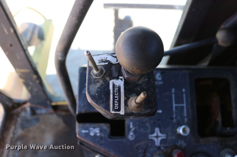 image for item DD5394 1981 New Holland 2100 forage harvester