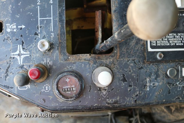 image for item DD5394 1981 New Holland 2100 forage harvester