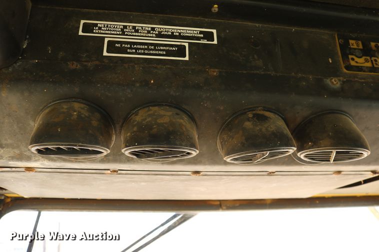 image for item DD5394 1981 New Holland 2100 forage harvester