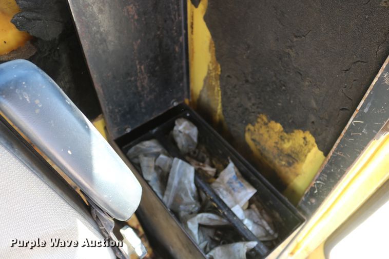 image for item DD5394 1981 New Holland 2100 forage harvester