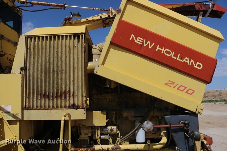 image for item DD5394 1981 New Holland 2100 forage harvester