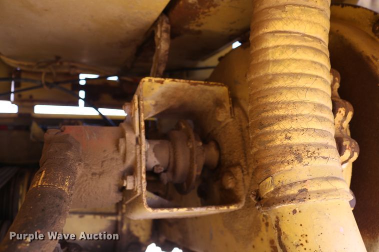 image for item DD5394 1981 New Holland 2100 forage harvester