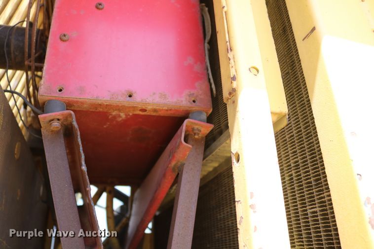 image for item DD5394 1981 New Holland 2100 forage harvester