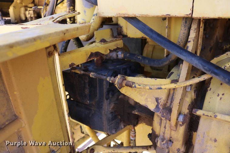 image for item DD5394 1981 New Holland 2100 forage harvester