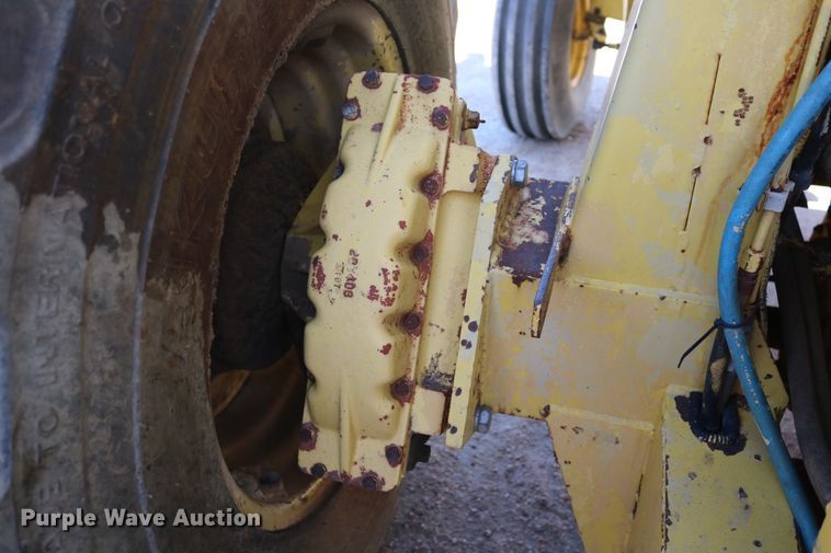 image for item DD5394 1981 New Holland 2100 forage harvester